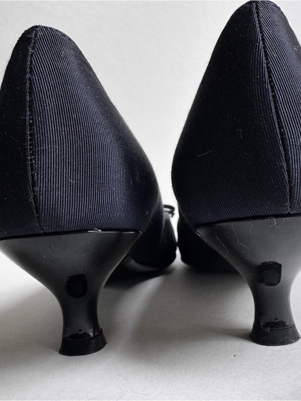 Salvatore Ferragamo Vara Navy Grosgrain Bow Pumps Kitten Heel 10 3A Italy - Picture 2 of 10
